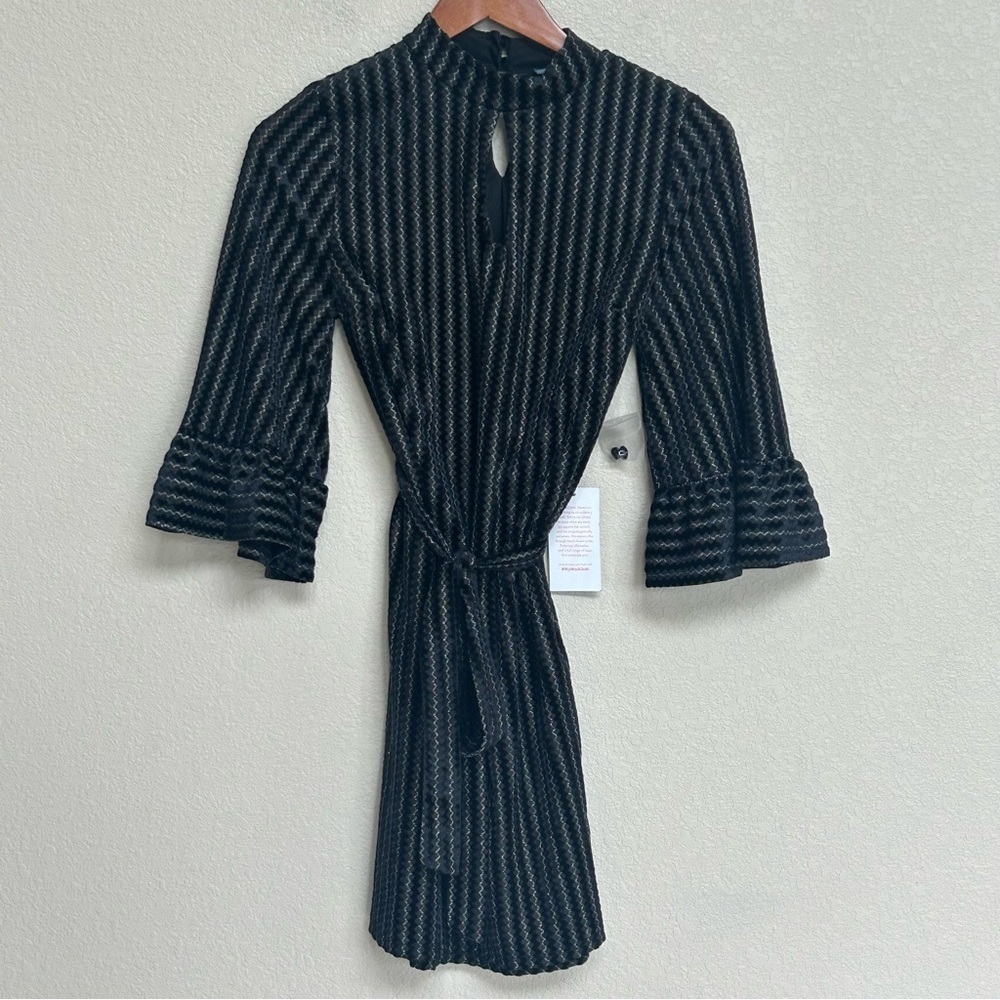 NWT ModCloth Black Velvet Striped Bell Sleeve Keyhole Mini Dress Women’s Size S‎
